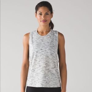 Lululemon muscle tank size 4